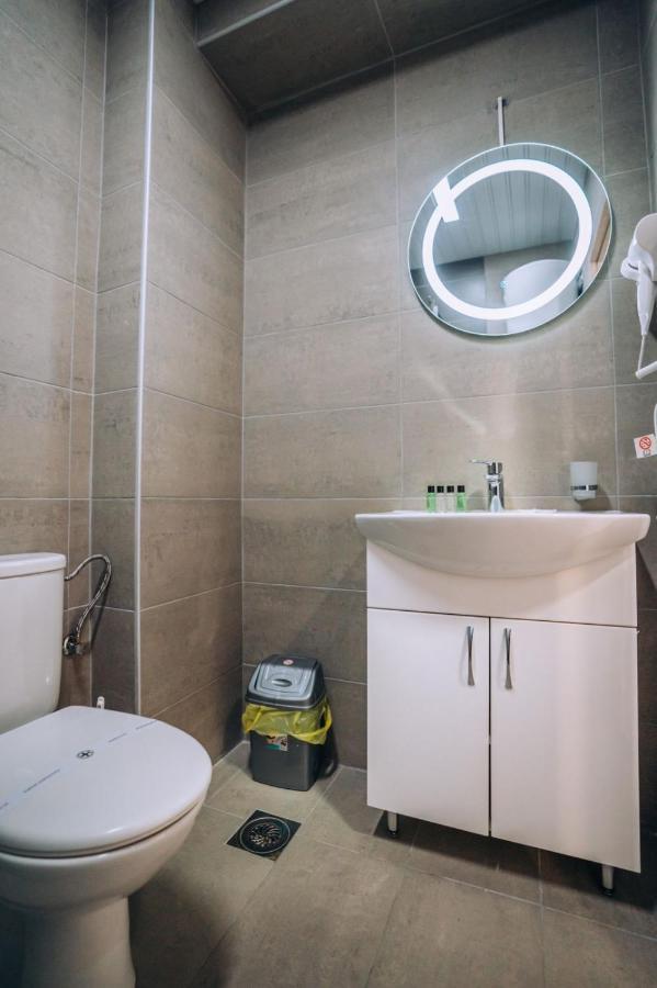 Leon Luxury Ochryda