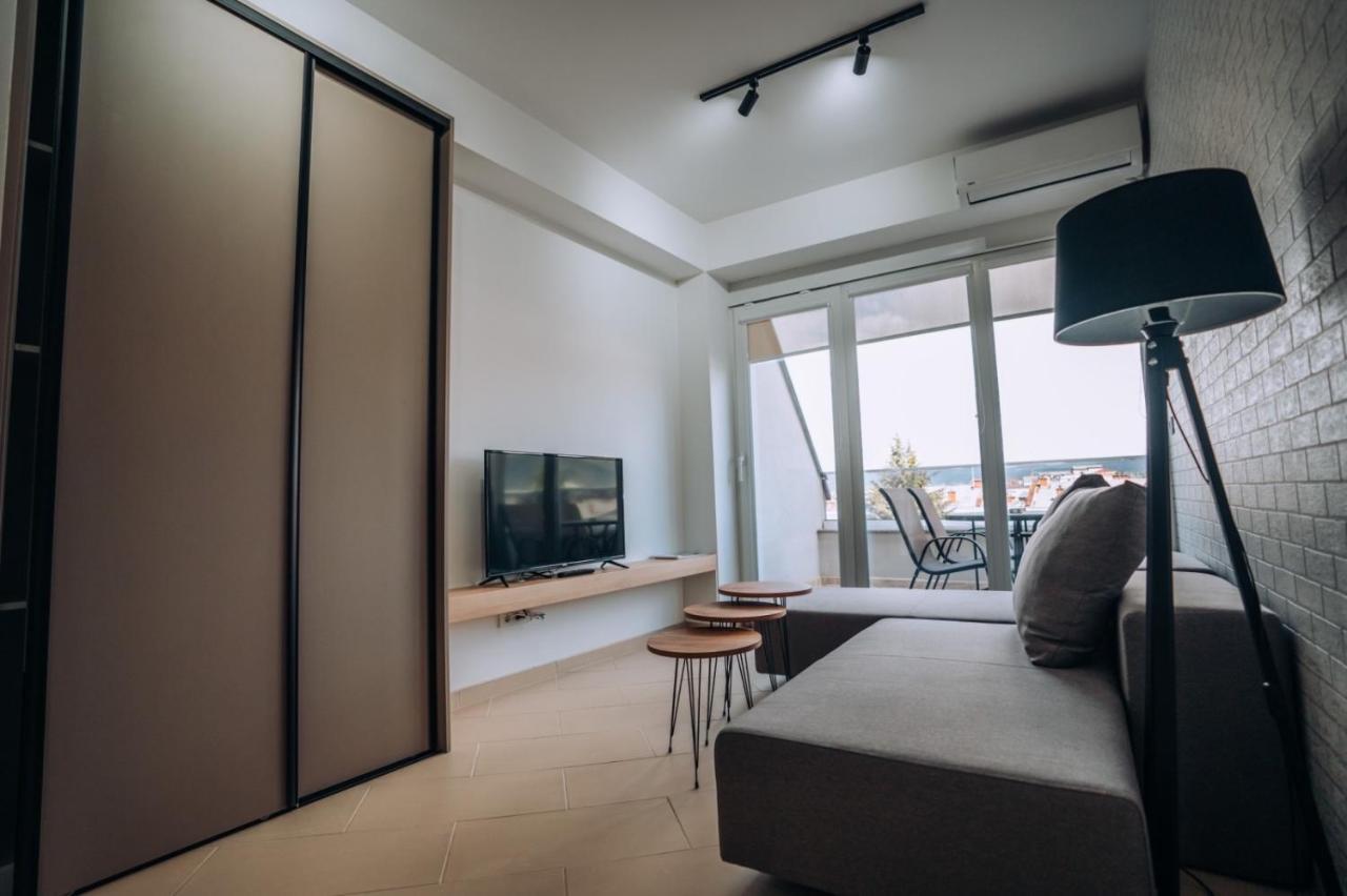 Leon Luxury Ochryda