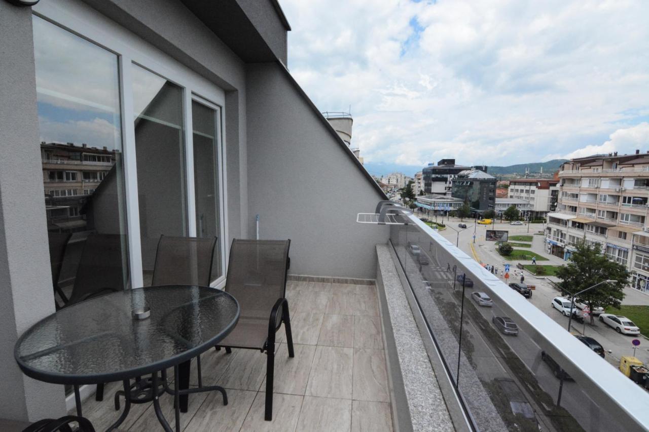 Leon Luxury