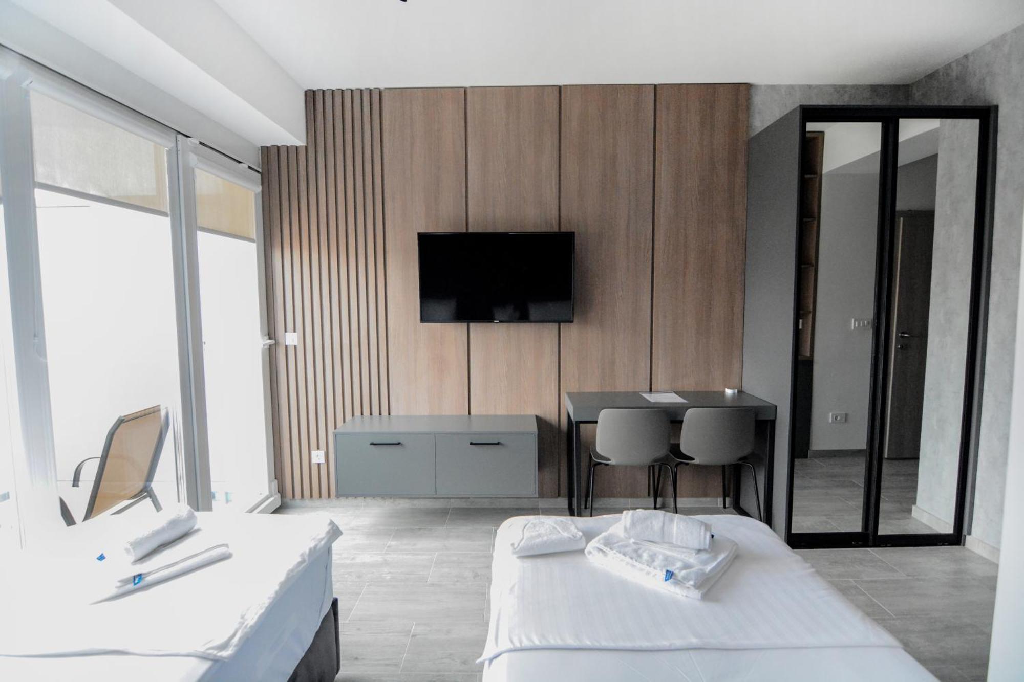 Leon Luxury Ochryda