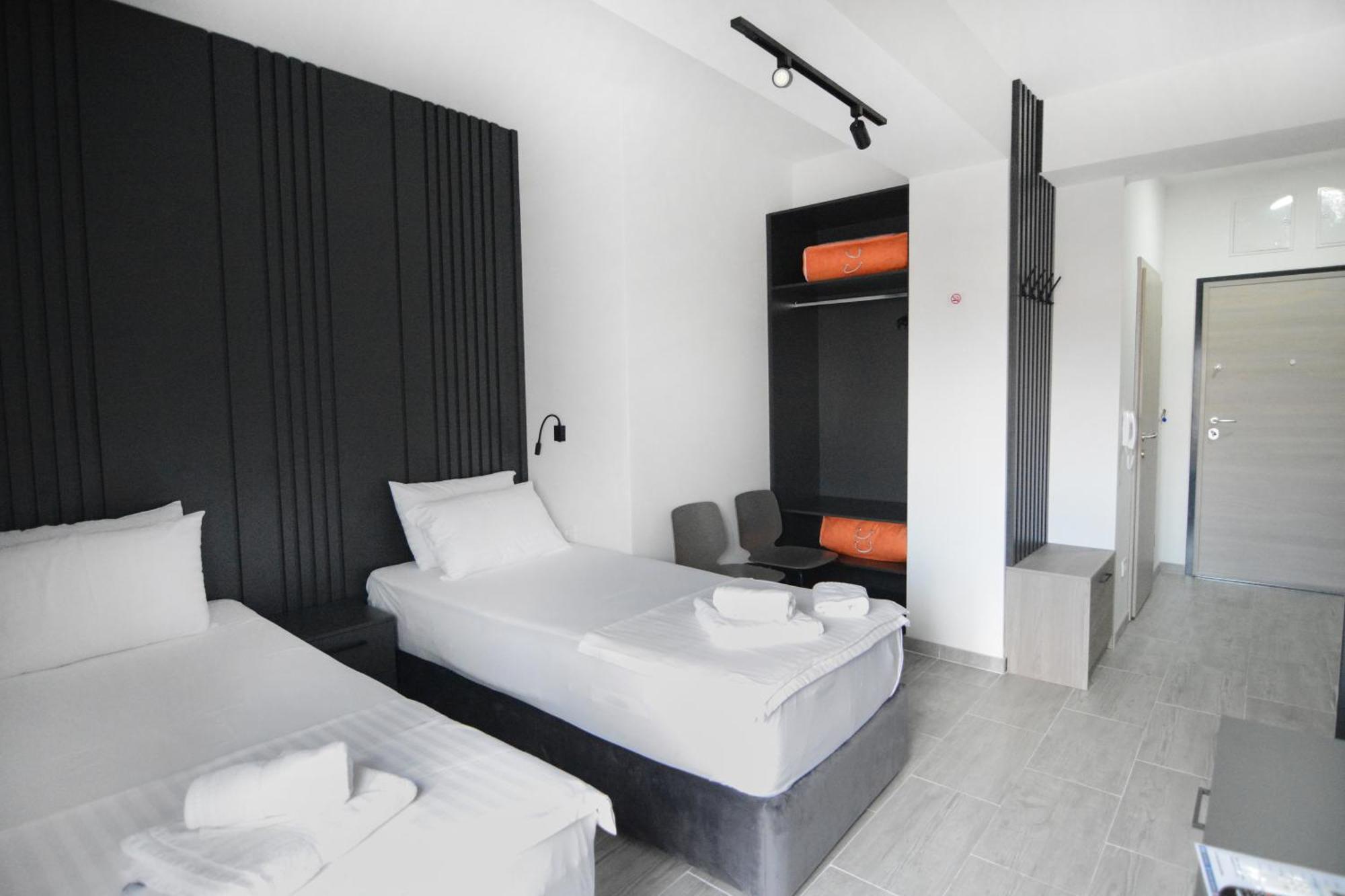 Leon Luxury