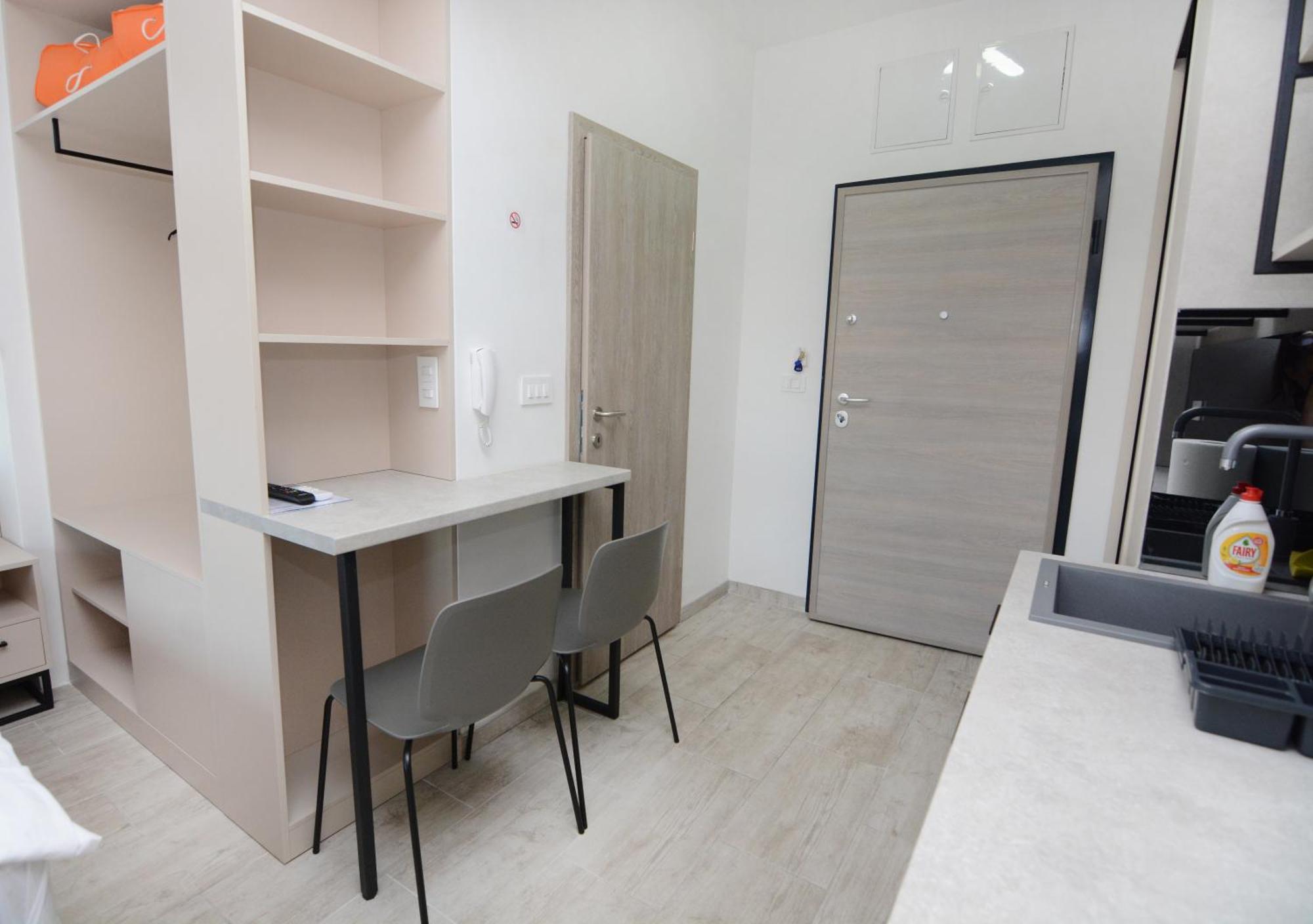 Leon Luxury Ochryda